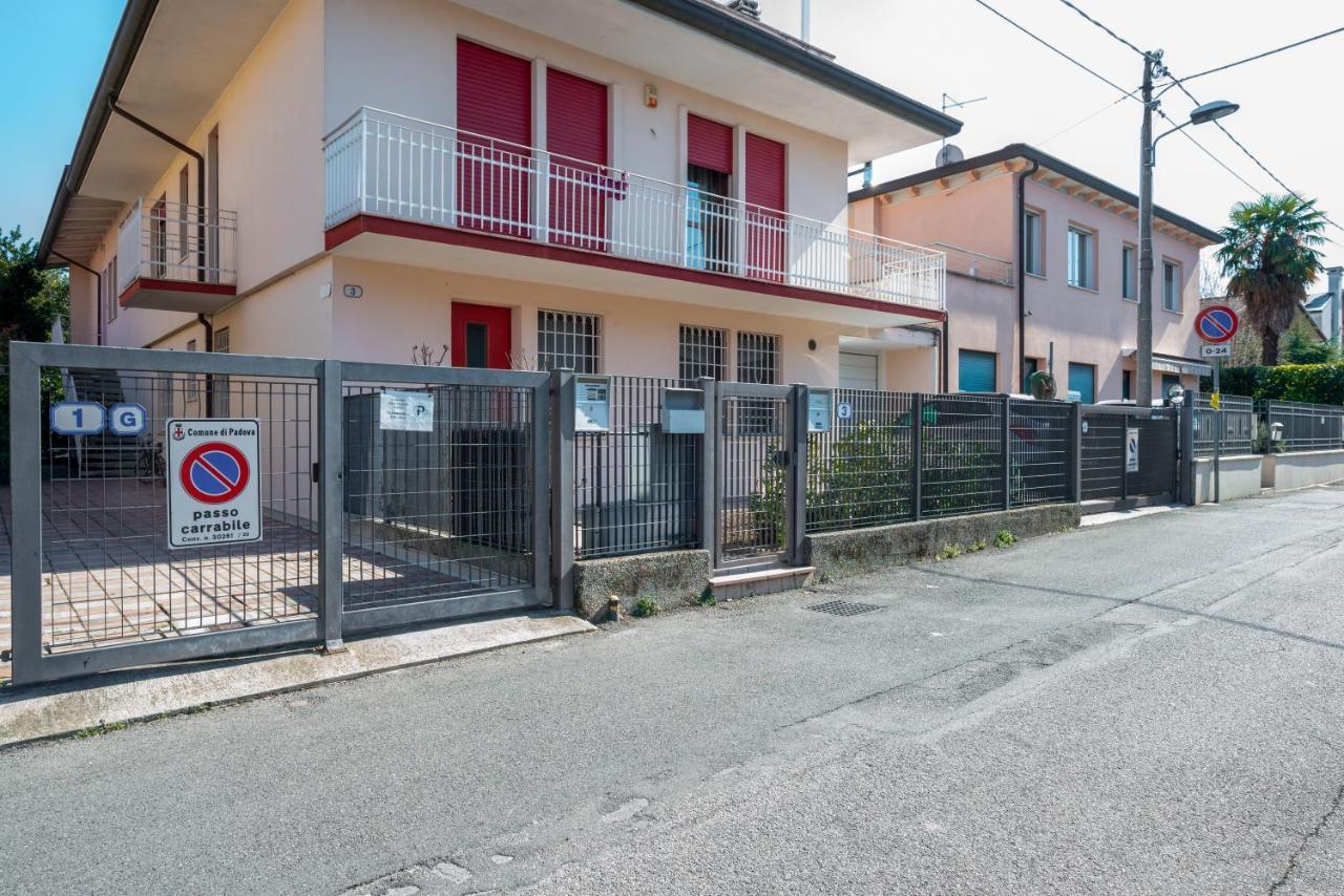 Santa Rita Roomy Apartments パドヴァ エクステリア 写真