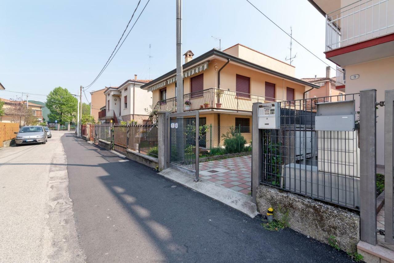 Santa Rita Roomy Apartments パドヴァ エクステリア 写真